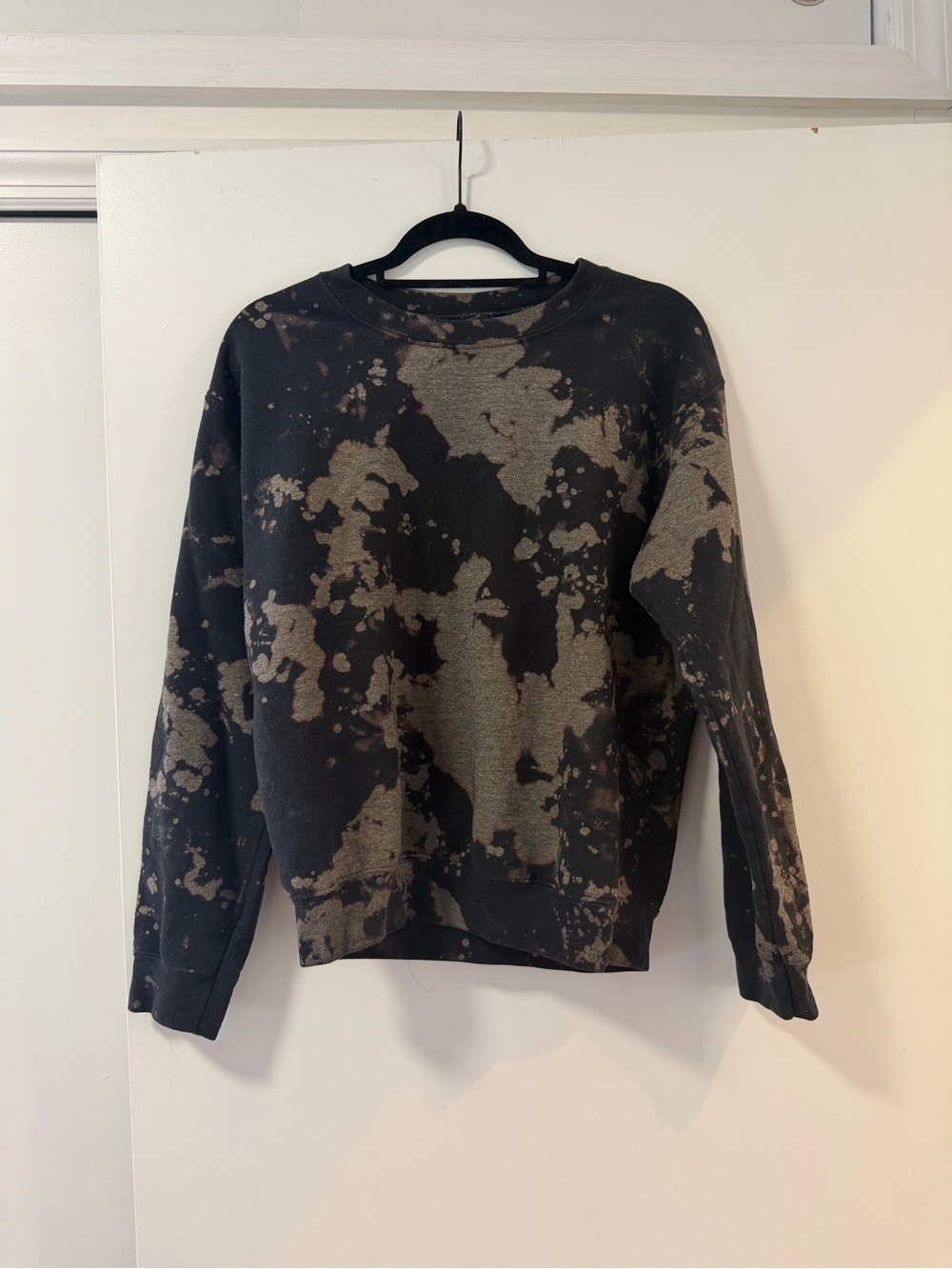 Women’s tie dye crewneck